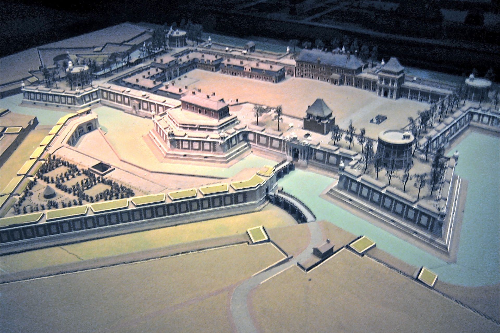 Vue du quartier Château Trompette et Place des Quinconces à Bordeaux