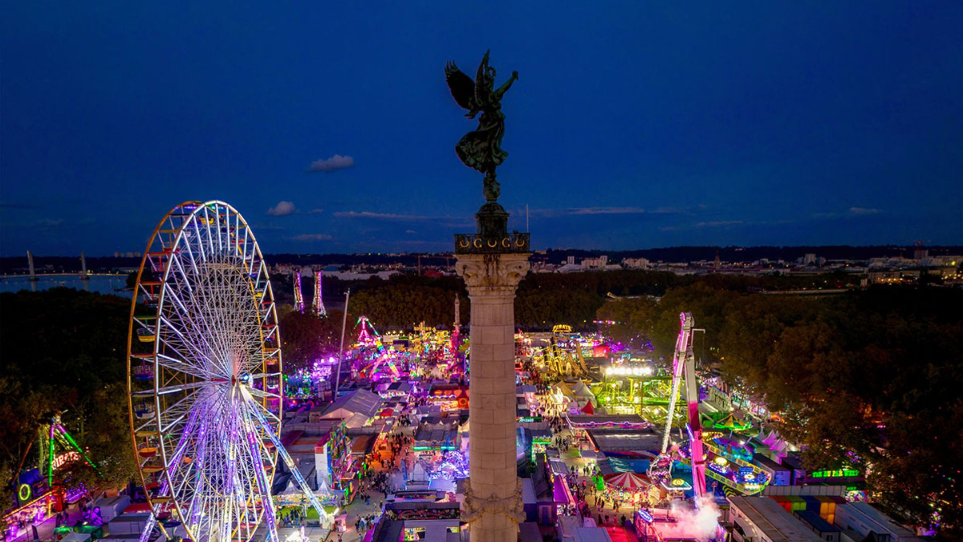 Foire aux Plaisirs de Bordeaux 2026 - Place des Quinconces illuminée