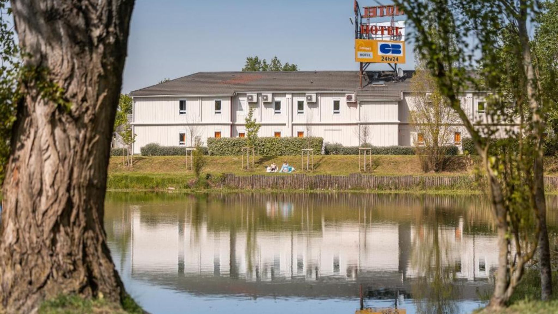 Taxi The Originals Access Hotel Bordeaux Lac - GoChauffeur