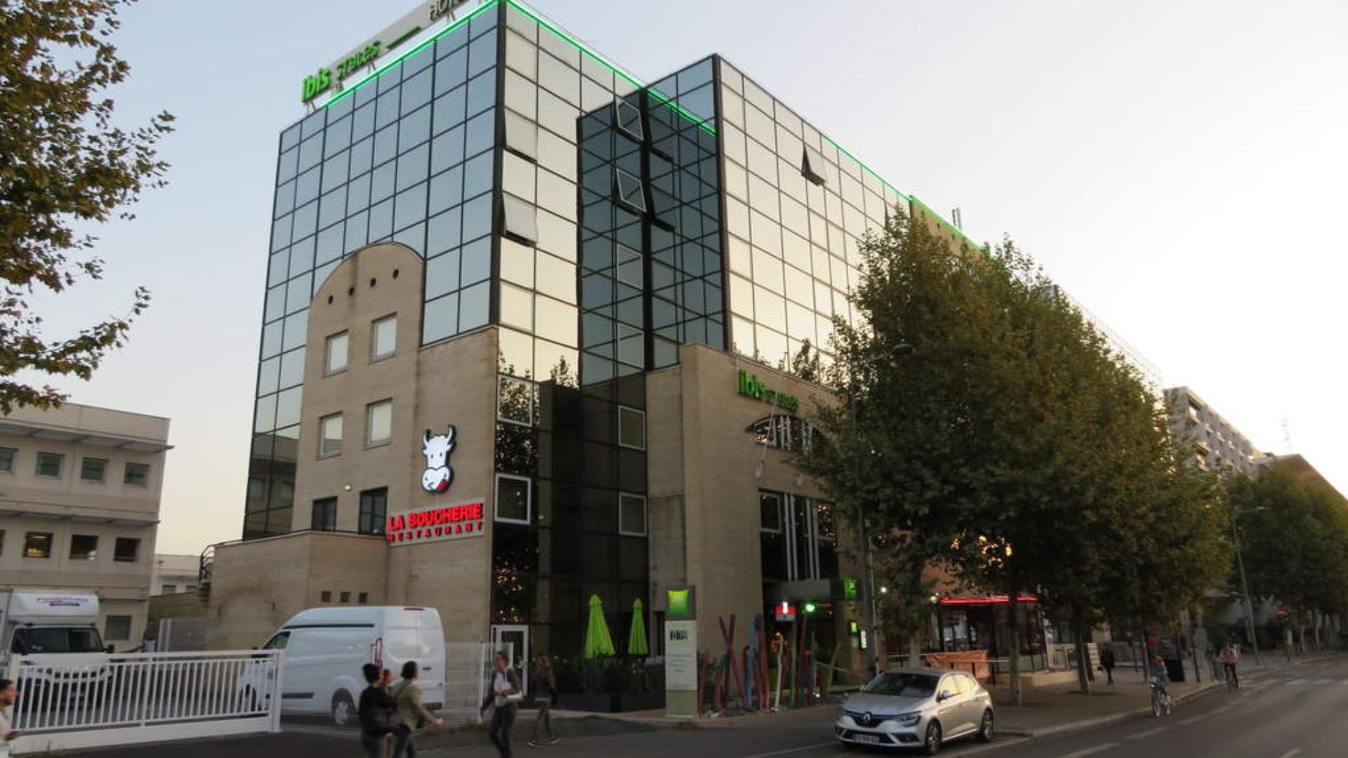 Taxi ibis Styles Bordeaux Meriadeck - GoChauffeur