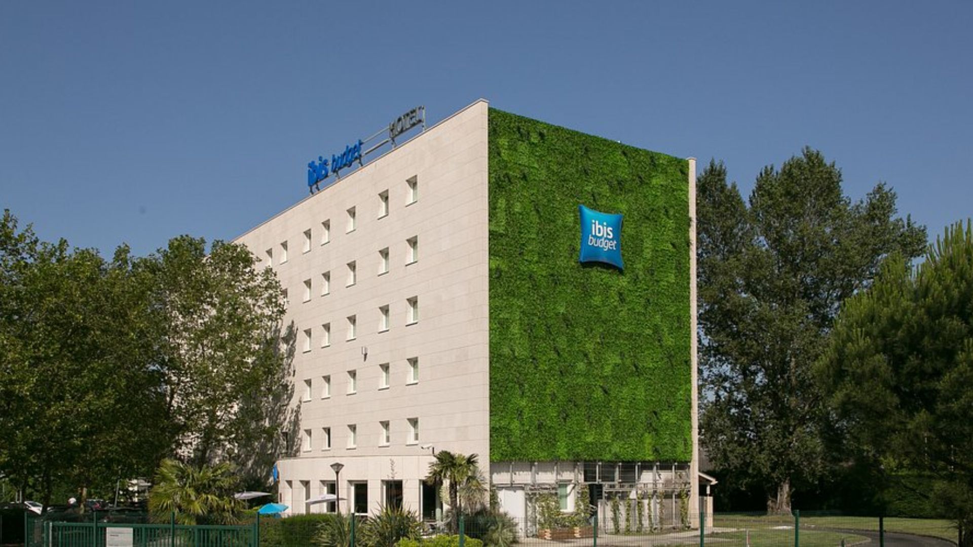 Taxi ibis budget Bordeaux Aeroport Merignac - GoChauffeur